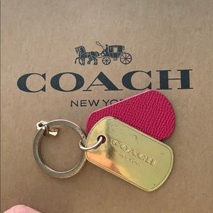 LAST CHANCE!!🚨Authentic used coach keychain